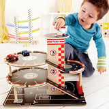 Hape: Park and Go Garage